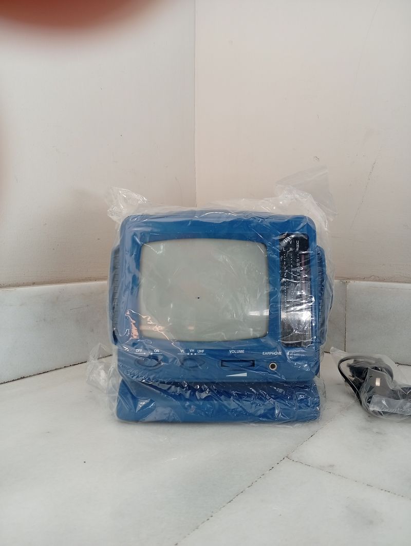Televisor Portátil 5.5 Blanco y Negro Oportunidad