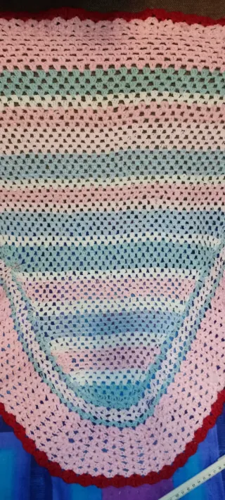 Pico de lana rosa y rojo