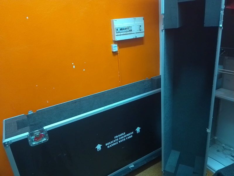 Flycase para TV con ruedas