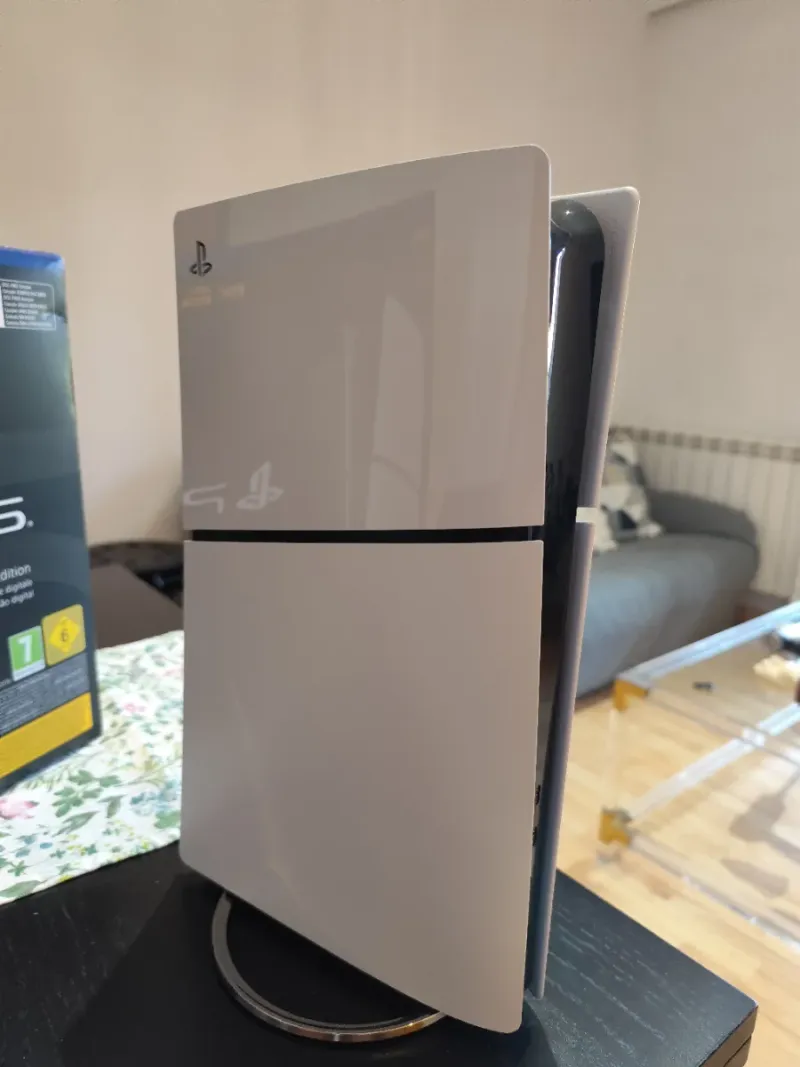PlayStation 5 Slim Digital Edition Blanca afbeelding 2