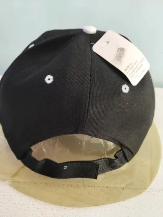 Gorra Negra con Bordado Madrid