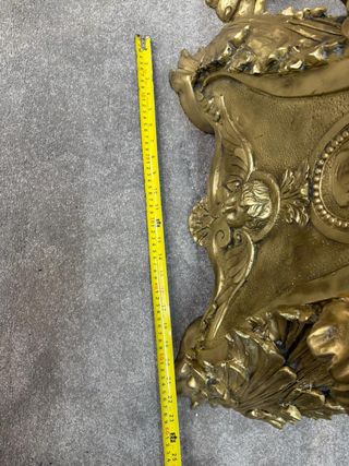 Gran pareja de hacheros o candelabros en bronce.