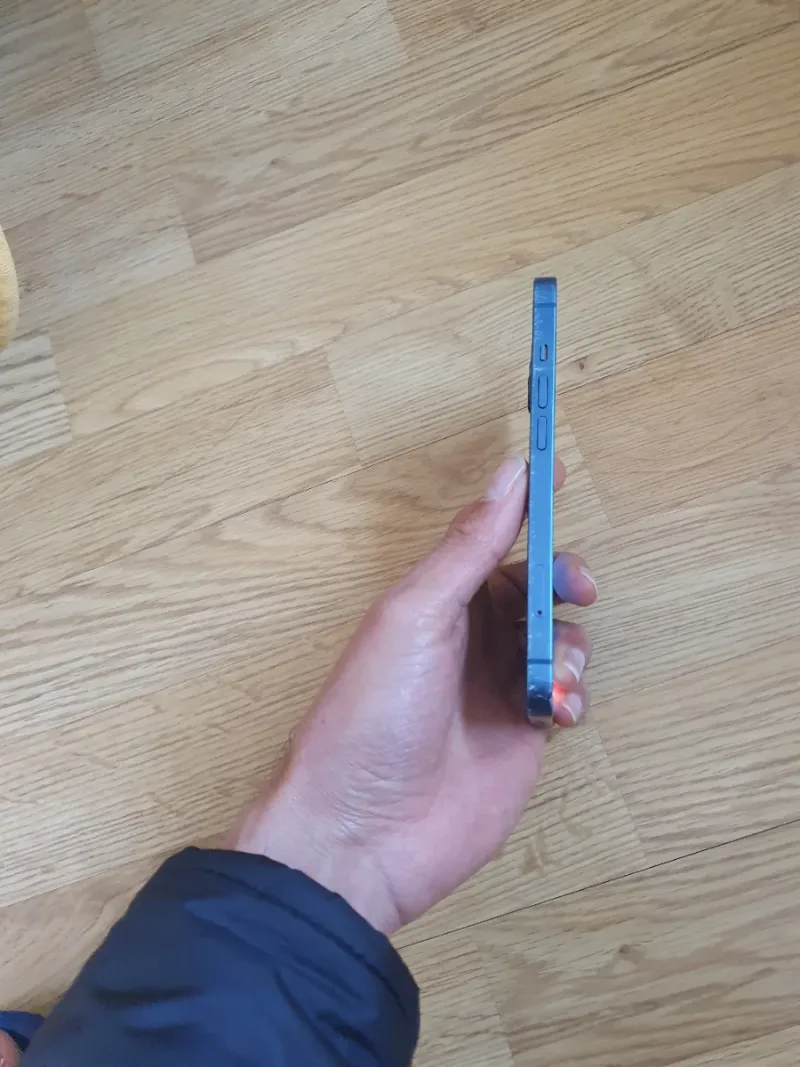 iPhone 13 Azul afbeelding 4