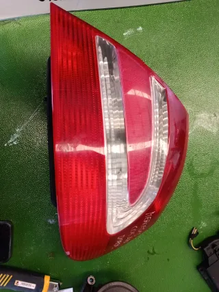 Piloto trasero derecho Mercedes CLK