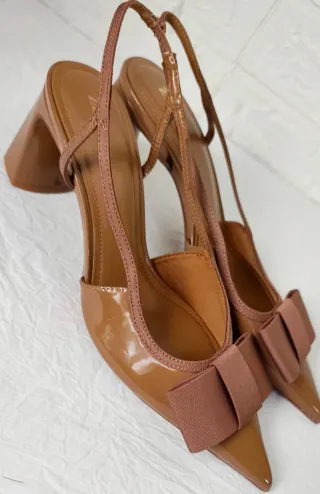 Sandalias tacón Zara lazo marrón