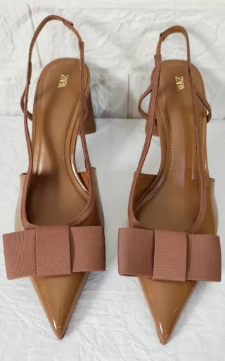 Sandalias tacón Zara lazo marrón