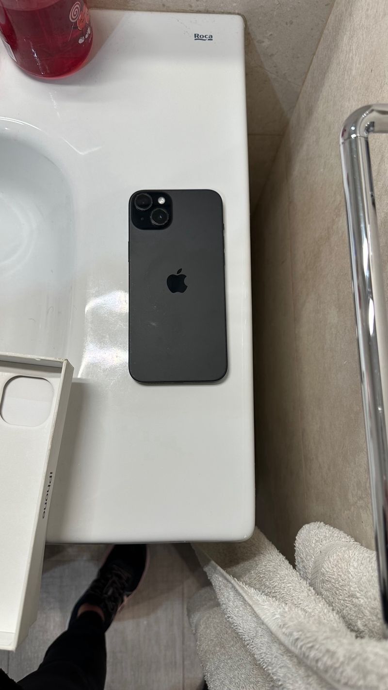 Iphone 15plus negro 256 gb cargador, funda y garan afbeelding 7
