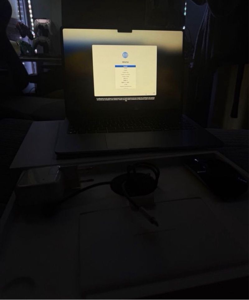 MacBook Air M2 2023 Gris Espacial afbeelding 2