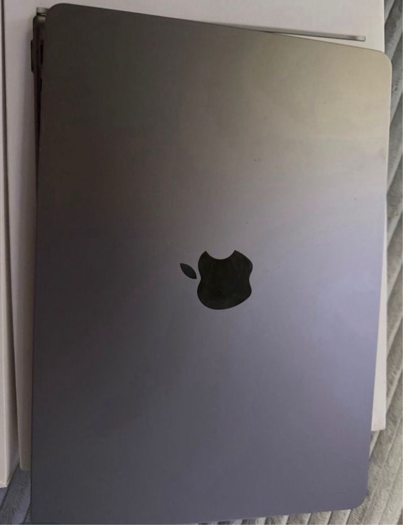 MacBook Air M2 2023 Gris Espacial afbeelding 3