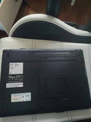 Fujitsu Siemens Esprimo V5515 Cinza