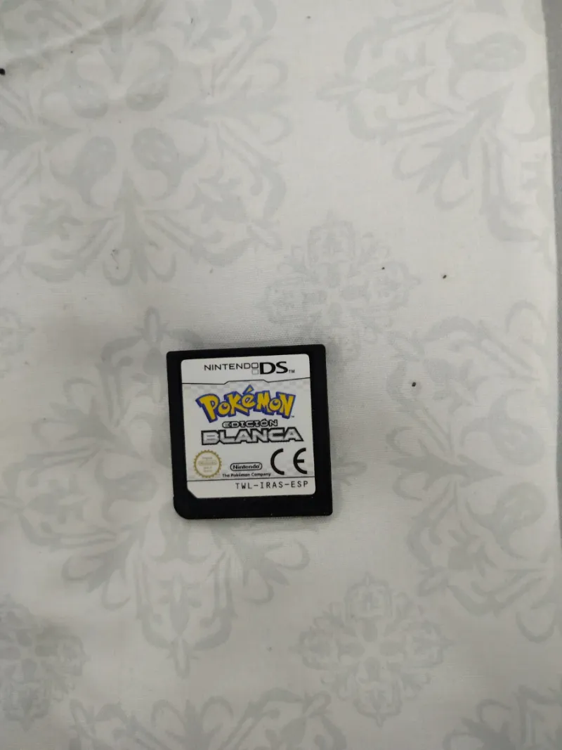 Nintendo 2DS Roja y Blanca + Cargador + Pokémon afbeelding 7