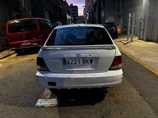 Hyundai Accent 1.3cc 112.000 kms pegatina ambienta