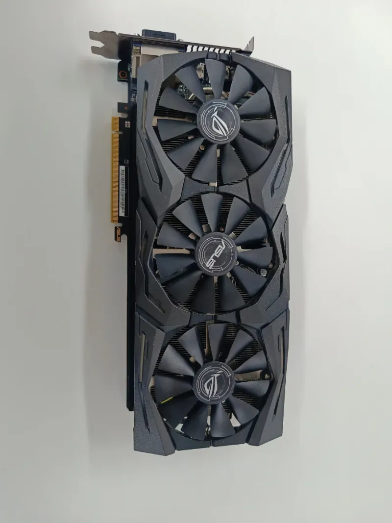 Tarjeta Gráfica Asus ROG Strix RX Vega 56