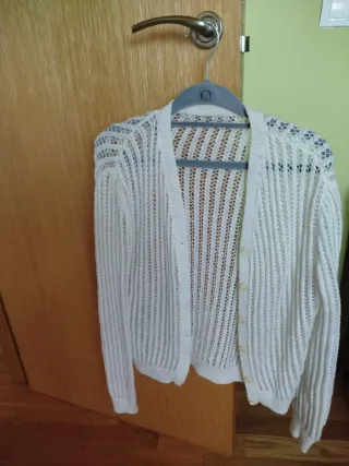 Chaqueta de punto calada blanca
