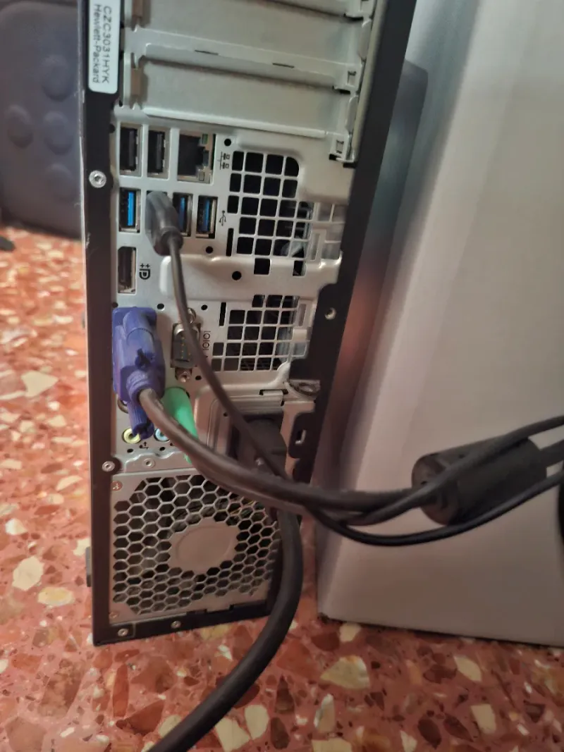 HP PC de sobremesa + Monitor afbeelding 2