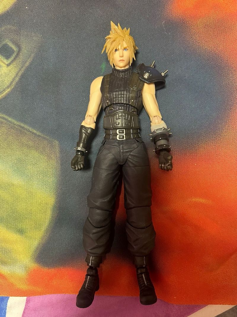Cloud Strife Play Arts Kai V2 Figura Final Fantasy