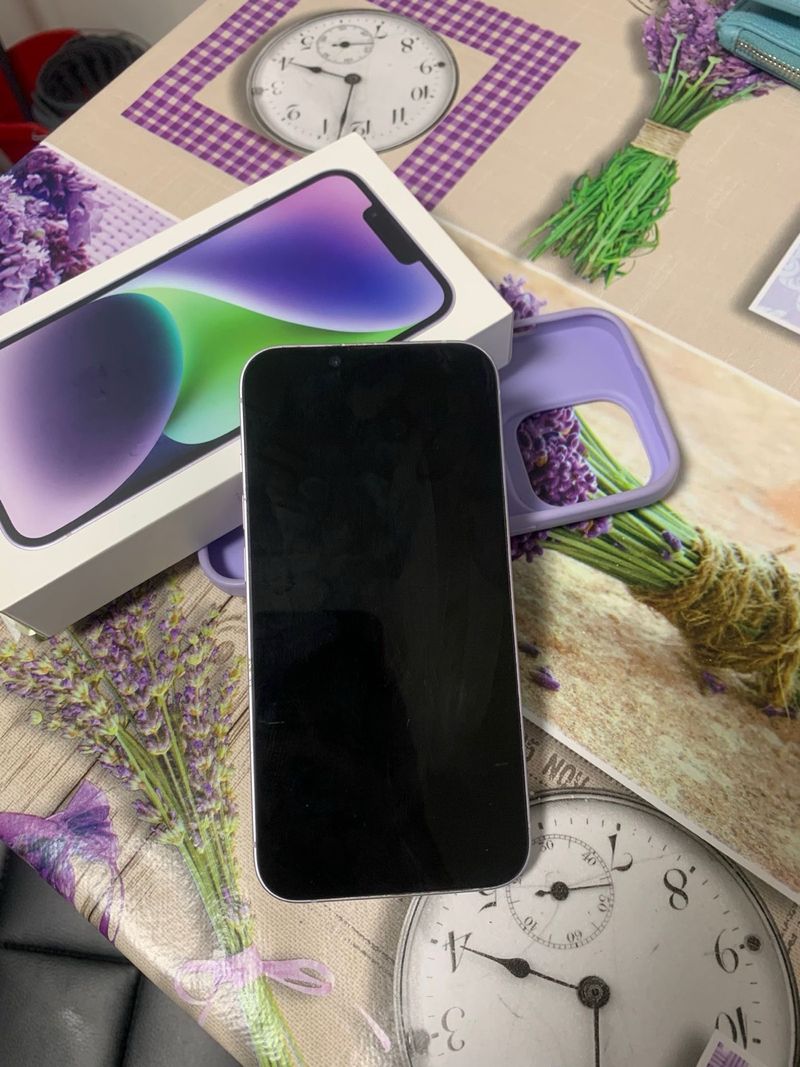 iPhone 14 Morado