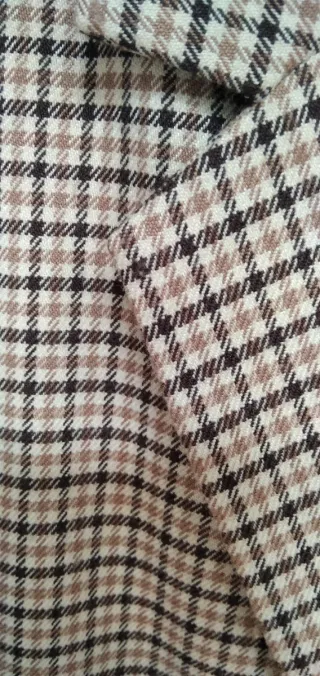 Americana Bé Young a cuadros. Corte impecable.