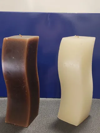 Coppia di candele decorative ondulate