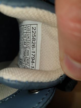 Bambas azul marino Levi's  n.44 NO NEGOCIABLE