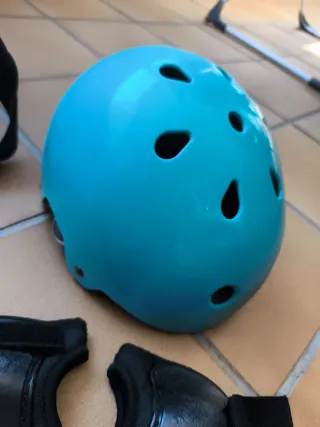 Equipo patinaje: patines,casco,protecciones,bolsa