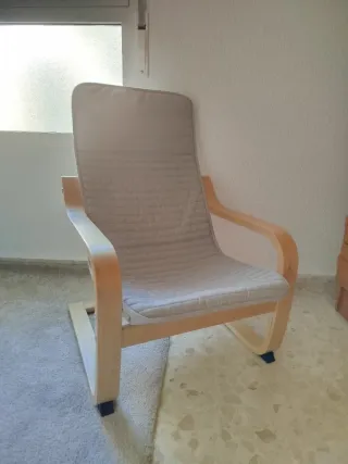 Sillón Infantil Poäng, Ikea. Beige, funda gris.