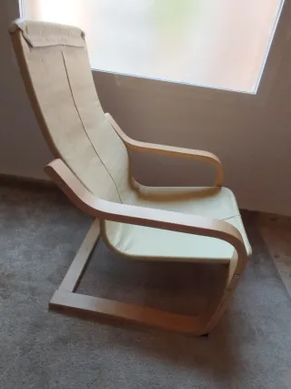 Sillón Infantil Poäng, Ikea. Beige, funda gris.