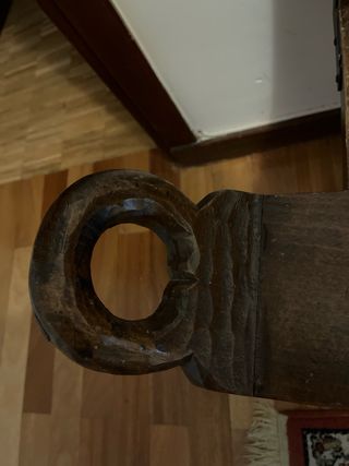 Silla antigua de madera