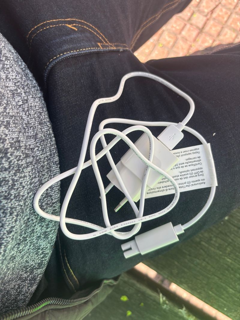 Cable de carga blanco