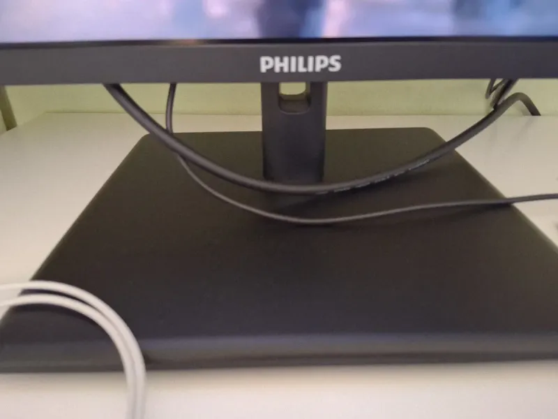 Monitor Philips 32 pulgadas UHD 4k 60Hz como NUEVO afbeelding 3