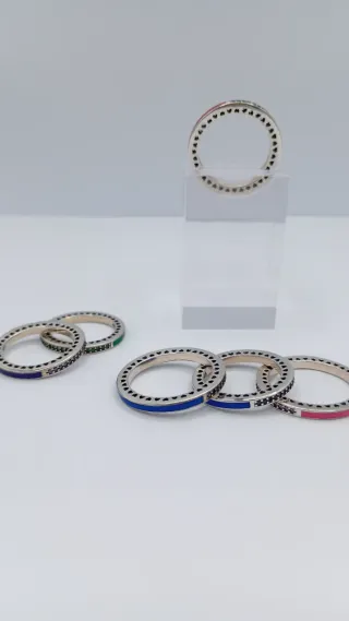 Anillo circonitas y esmaltado multicolor