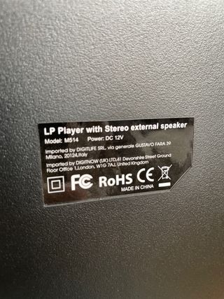 Tocadiscos con altavoces