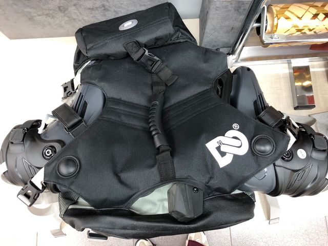 Mochila de transporte con patines