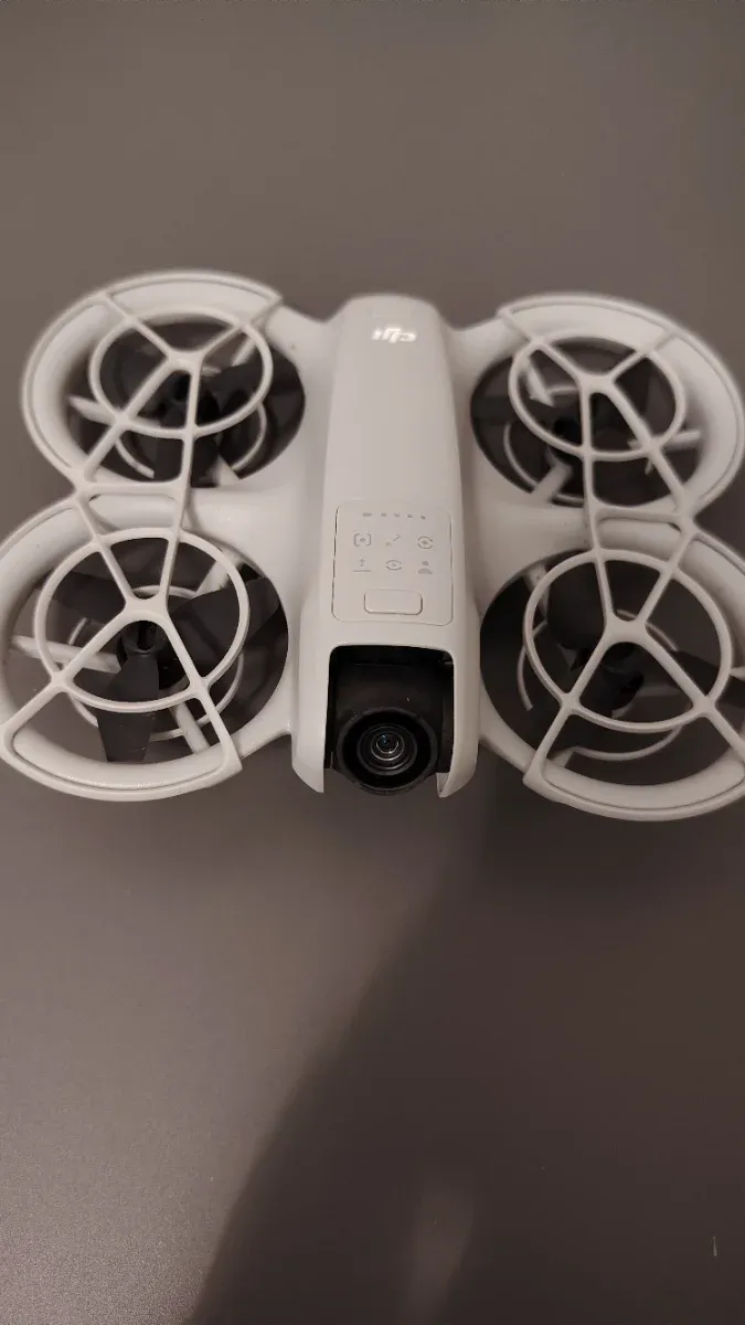 DJI NEO Drone y Mando afbeelding 2
