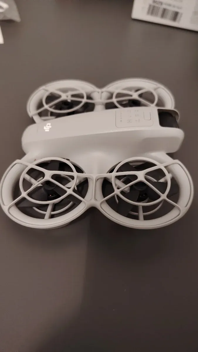 DJI NEO Drone y Mando afbeelding 3