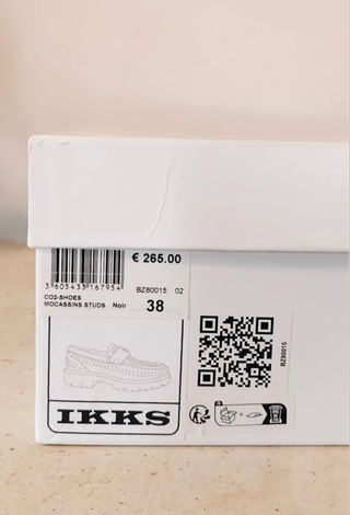 Mocasines IKKS Women negros tachuelas