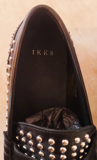 Mocasines IKKS Women negros tachuelas