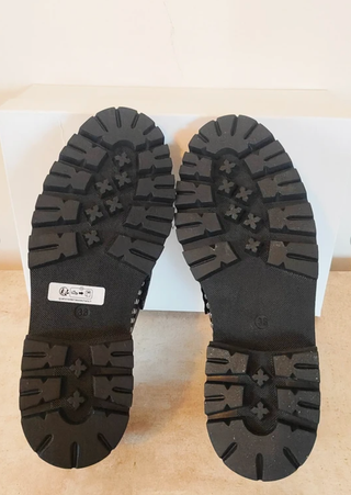 Mocasines IKKS Women negros tachuelas