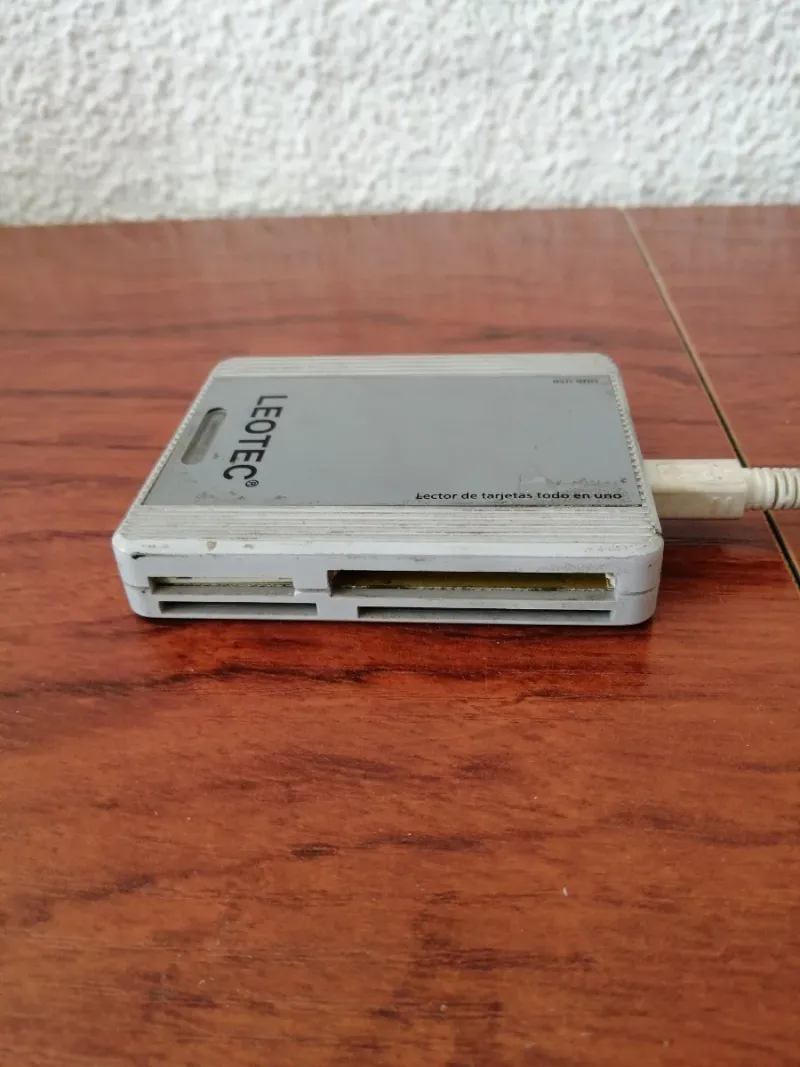 Lector de Tarjetas LEOTEC Todo en Uno