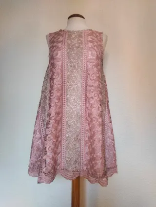 Vestido encaje rosa empolvado beige