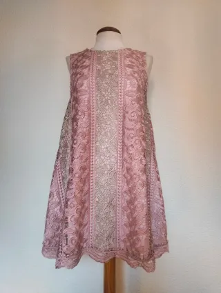 Vestido encaje rosa empolvado beige