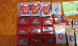 Lote de pins variados