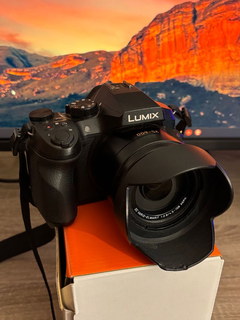 Panasonic Lumix FZ300 Leica 25-600mm Negra afbeelding 3