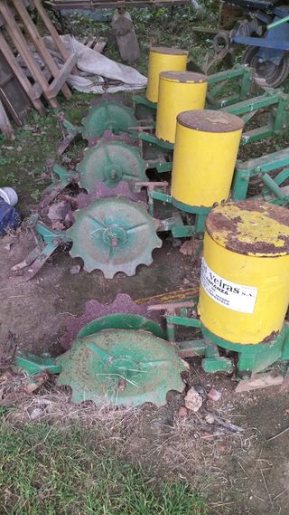 Sembradora de maíz mecánica