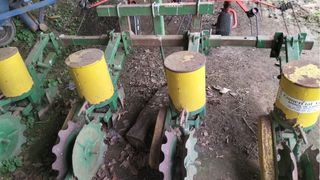 Sembradora de maíz mecánica