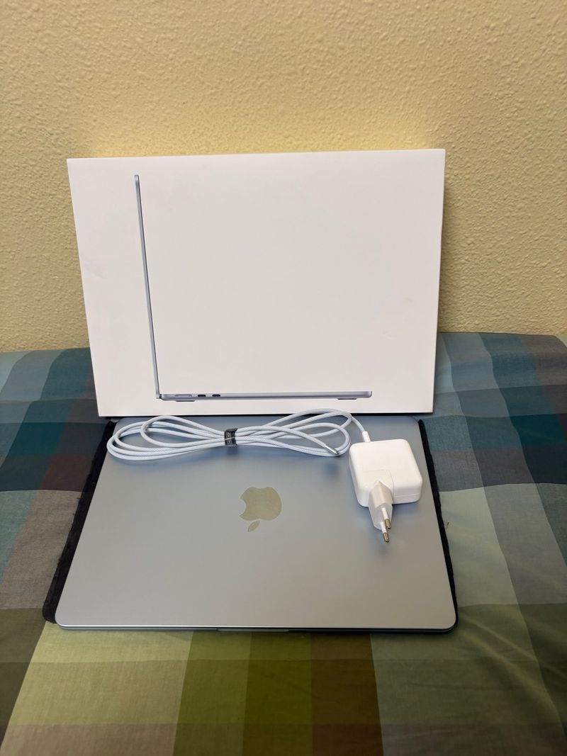 MacBook Air azul Como Nuevo