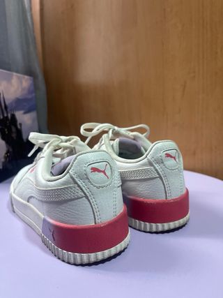 Zapatillas Puma Blancas y Rosas