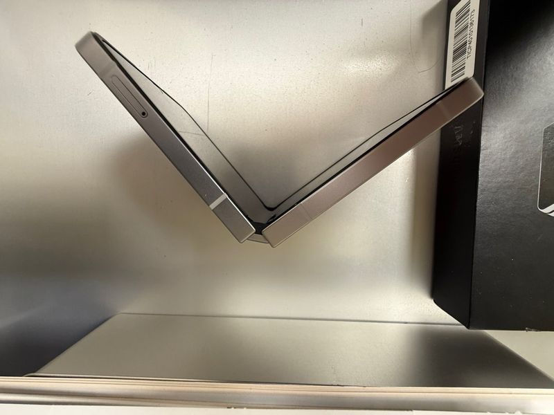 Samsung Galaxy Z Flip 6 para piezas. No funciona. afbeelding 3