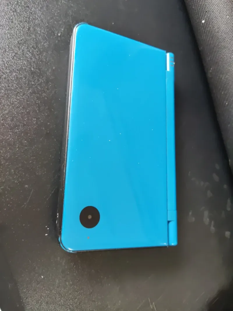 Nintendo DSi XL Azul