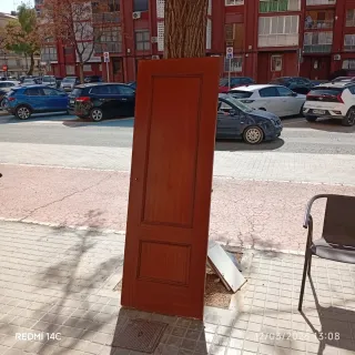 Puerta de madera interior